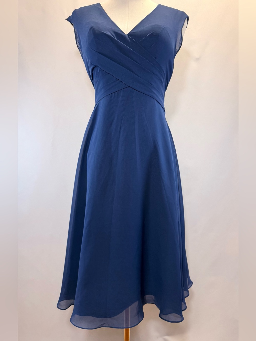 JJ’s House Blue Chiffon Bridesmaid Dress V Neck Sleeveless A-Line Size Unknown - Picture 2 of 9